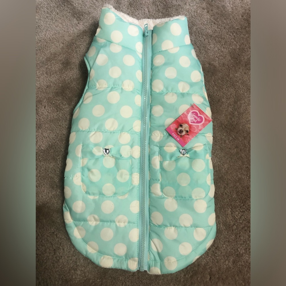 Very warm dog jacket w/top zipper and tags never been worn